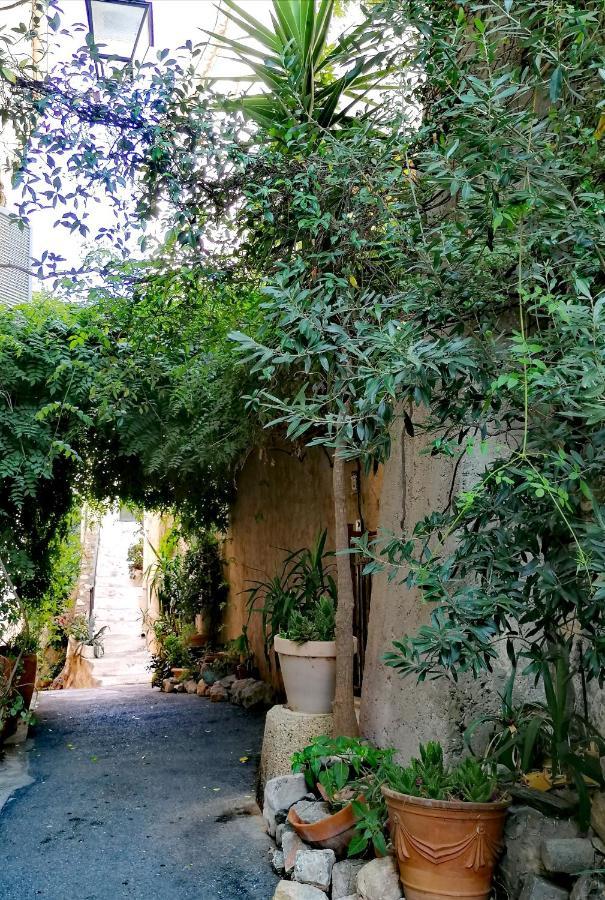 Beautiful Renovated Studio With View- Old Hyères Exteriör bild