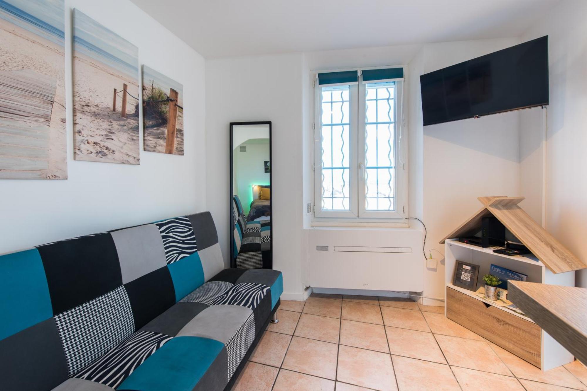 Beautiful Renovated Studio With View- Old Hyères Exteriör bild