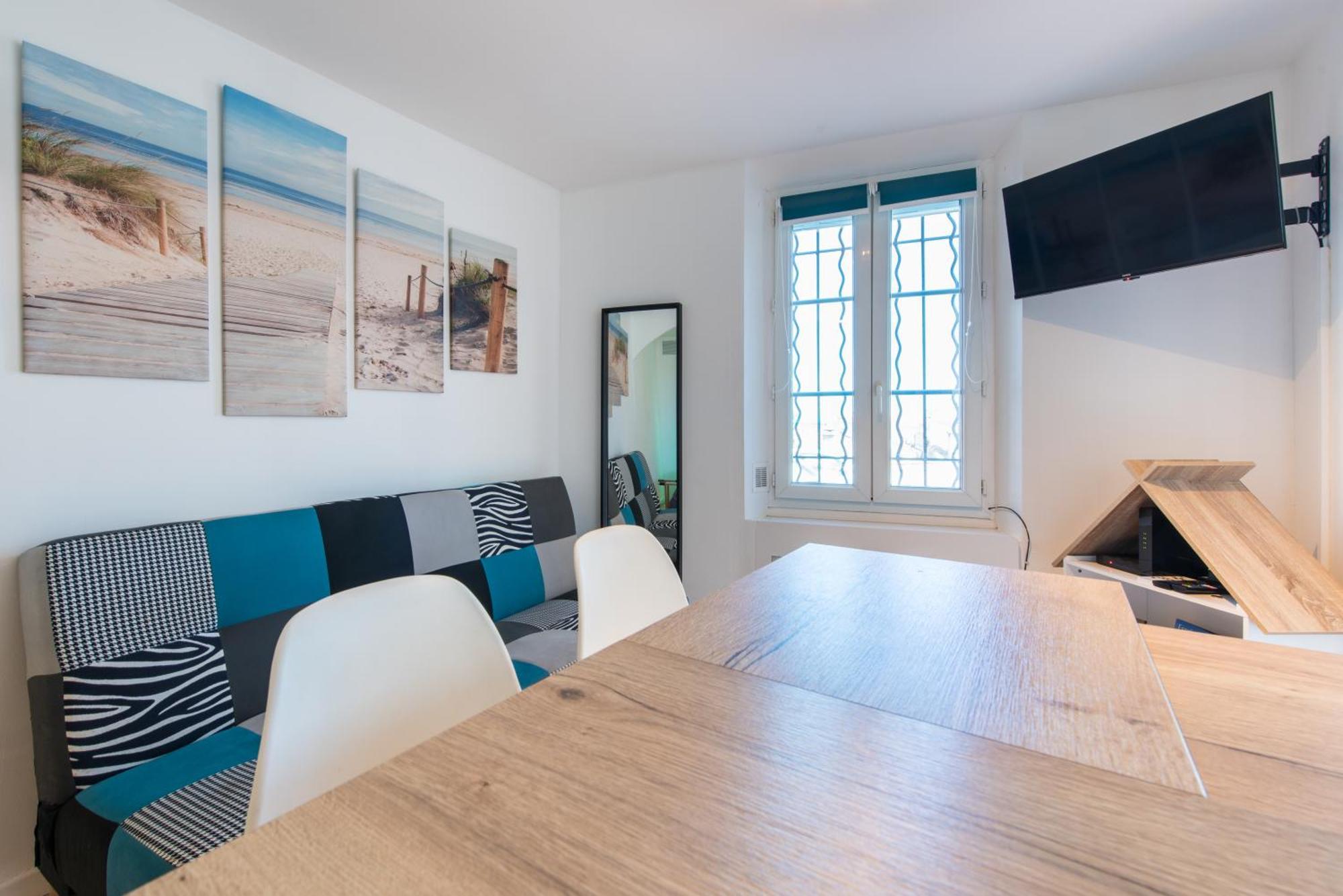 Beautiful Renovated Studio With View- Old Hyères Exteriör bild