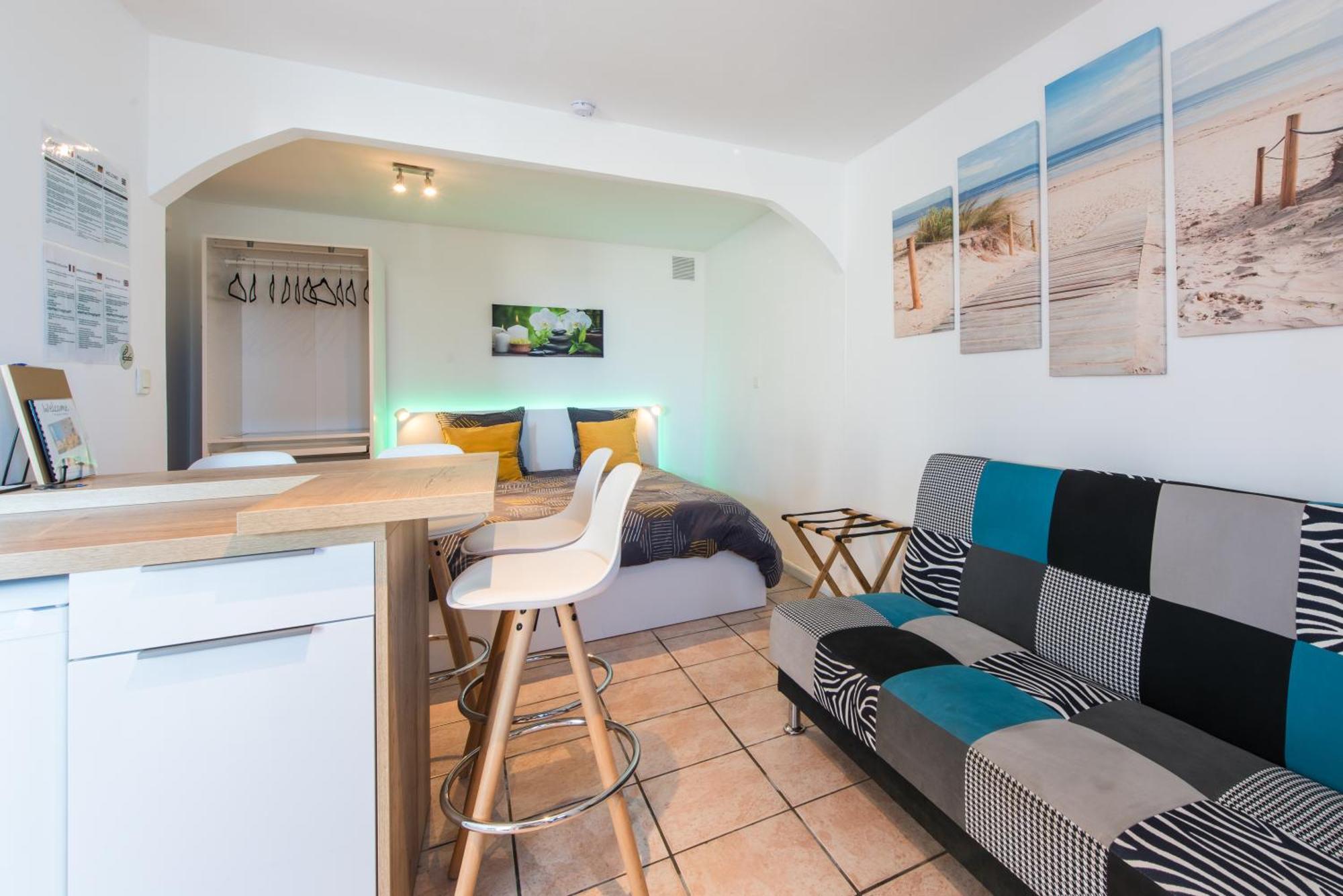 Beautiful Renovated Studio With View- Old Hyères Exteriör bild
